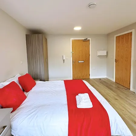 Bright And Modern Studios And Apartments At Manor Park Court Coventry Exterior foto
