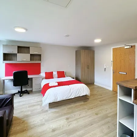 Bright And Modern Studios And Apartments At Manor Park Court Coventry Exterior foto