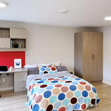 Bright And Modern Studios And Apartments At Manor Park Court Coventry Exterior foto