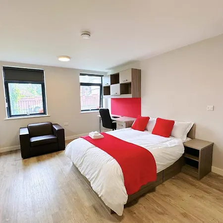 Bright And Modern Studios And Apartments At Manor Park Court Coventry Exterior foto