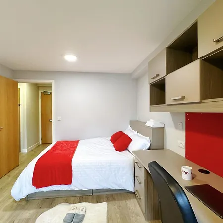 Bright And Modern Studios And Apartments At Manor Park Court Coventry Exterior foto