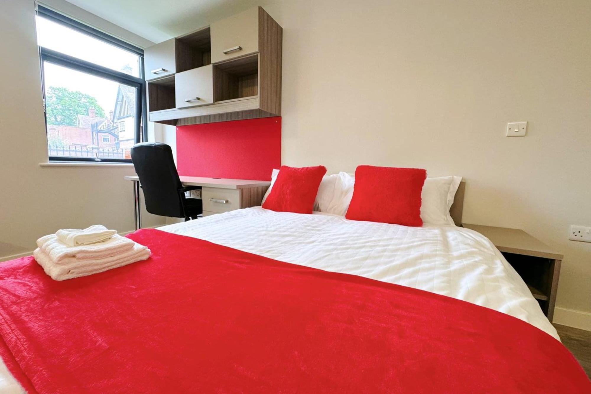 Апартаменты Bright And Modern And At Manor Park Court
