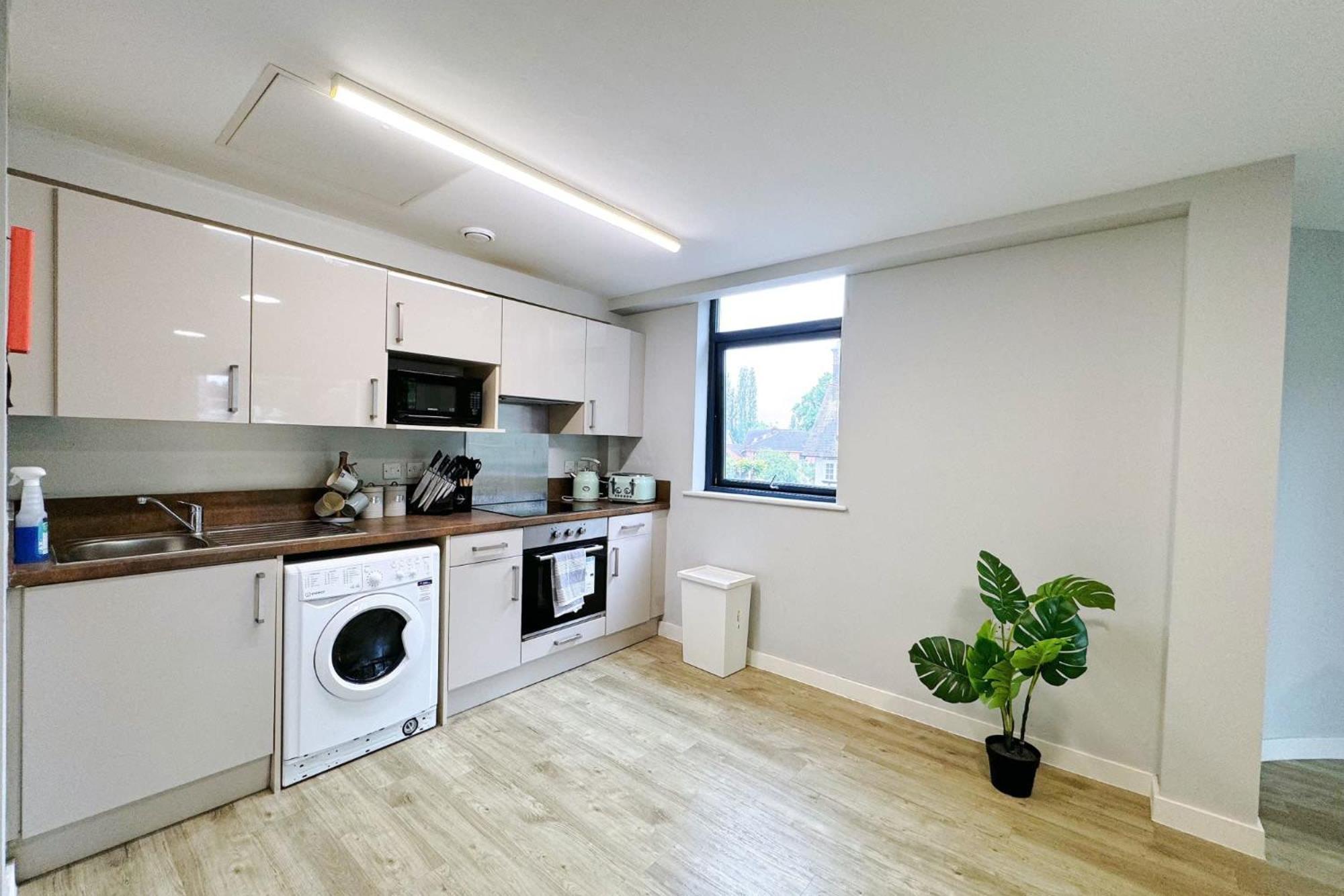 Апартаменты Bright And Modern And At Manor Park Court *