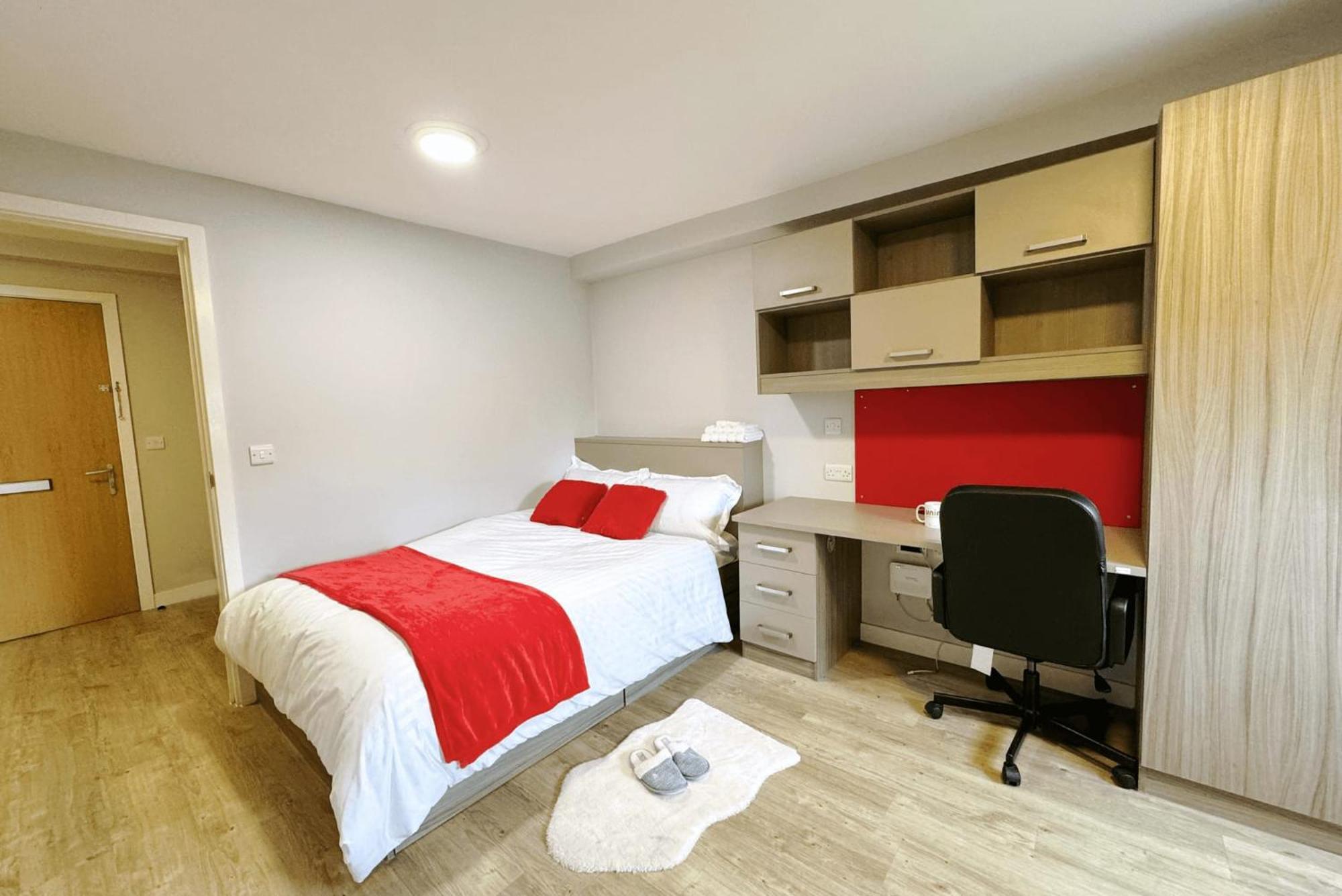 Bright And Modern And At Manor Park Court Ковентри